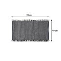 Dywan z frędzlami Boho biało czarny 70cm Pleciony, prostokątny dywan ozdobiony frędzlami wykonany z poliestru o wymiarach 70x40 