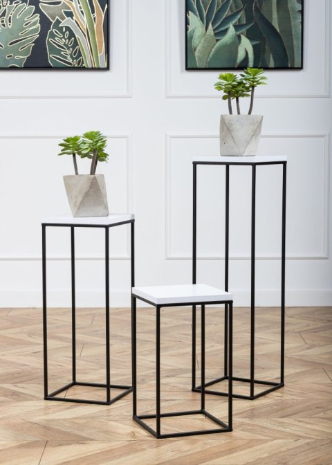 Kwietnik stojący 40 cm BasicLoft białyWykonany z metalu oraz z płyty MDF w kolorze białym, praktyczny i elegancki stojak na kwia