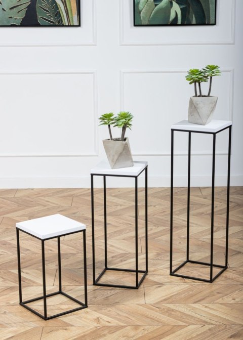 Kwietnik stojący 40 cm BasicLoft białyWykonany z metalu oraz z płyty MDF w kolorze białym, praktyczny i elegancki stojak na kwia