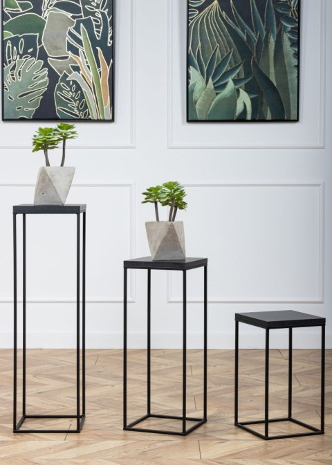 Kwietnik stojący 40 cm BasicLoft czarny Wykonany z metalu oraz blatu z płyty MDF w kolorze czarnym, praktyczny i elegancki stoja