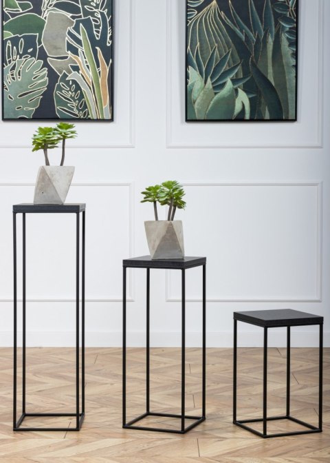 Kwietnik stojący 60 cm BasicLoft czarny Wykonany z metalu oraz blatu z płyty MDF w kolorze czarnym, praktyczny i elegancki stoja