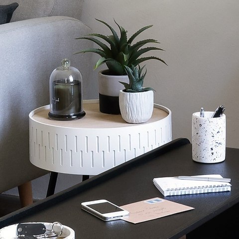 Stolik kawowy Shiro biały Wbudowany schowek, metalowe nogi w kolorze czarnym, funkcjonalny i stylowy dodatek do salonu