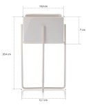 Doniczka Mizu White 21 cm Stelaż wykonany z metalu, osłonka wykonana z ceramiki. Wymiary: 12x12x21 cm.