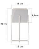 Doniczka Mizu White 23 cm Stelaż wykonany z metalu, osłonka wykonana z ceramiki. Wymiary: 12x12x23 cm.