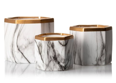 Doniczka Sona Marbling 12 cm Wykonana z ceramiki w kolorze białego marmuru ze złotym wykończeniem o średnicy 14 cm