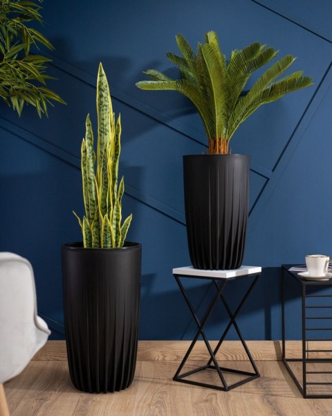 Kwietnik stojący LOFT 40 cm z blatem MDF Wykonany z metalu oraz płyty MDF solidny i stylowy kwietnik w stylu industrialnym oraz 
