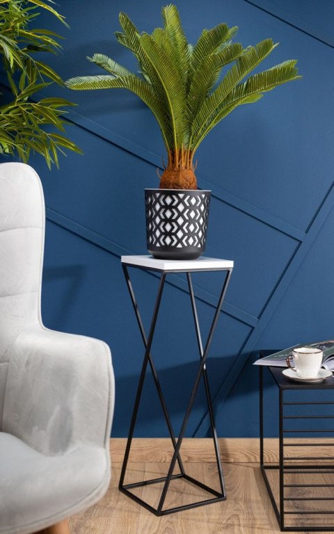 Kwietnik stojący LOFT 70 cm z blat biały Wykonany z metalu oraz płyty MDF w kolorze białym, solidny i stylowy kwietnik w kolorze