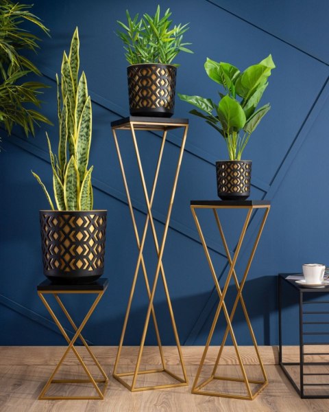 Kwietnik stojak 100 cm blat czarny LOFT Wykonany z metalu oraz płyty MDF w kolorze czarnym i złotym stojakiem, solidny i stylowy