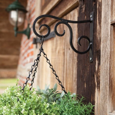 Wspornik metalowy na donicę 21 cmDekoracyjny wiszący wieszak, hak wykonany z metalu marki Esschert Design, do zawieszenia donic,