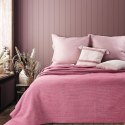 Duża narzuta TERRA AVINION róż 220x240cm Elegancka, miękka narzuta na łóżko, wykonana częściowo z recyklingu, różowa, rozmiar 22