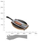 Patelnia żeliwna owalna z deską 24 cm Naczynie do serwowania i zapiekania gorących dań na bambusowej podstawce o wymiarach: 24x1