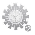 Zegar ścienny słońce srebrny wzór 2 Dekoracyjny zegar na ścianę z ozdobną, srebrną ramą o średnicy 24,5 cm w stylu glamour