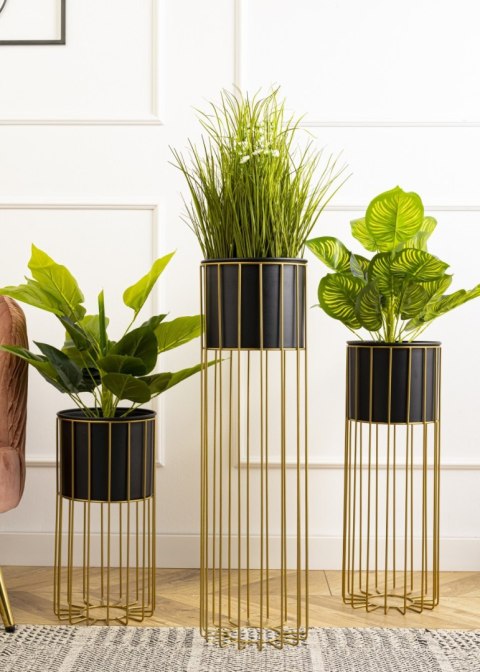 Kwietnik nowoczesny 42 złoto czarnym Wykonany z metalu, stojak na rośliny w ciekawym design , złoty stelaż i czarna osłonka w st