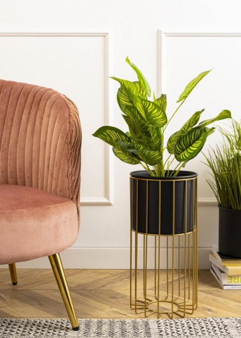 Kwietnik nowoczesny 42 złoto czarnym Wykonany z metalu, stojak na rośliny w ciekawym design , złoty stelaż i czarna osłonka w st