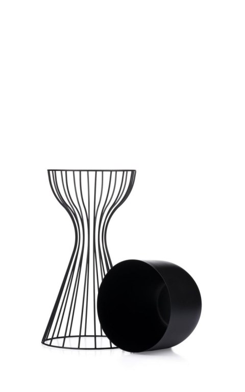 Kwietnik stojący z osłonką 46 cm LOFT Wykonany z metalu, stojak na rośliny w ciekawym design, czarny stelaż i czarna osłonka w s