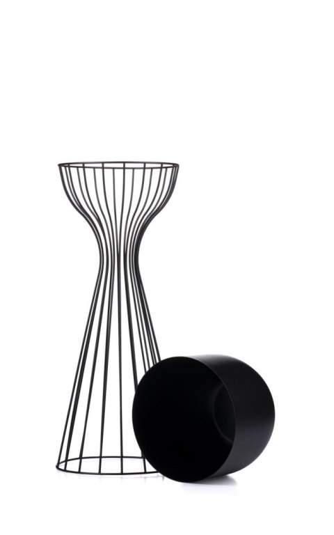 Kwietnik stojący z osłonką 56 cm LOFT Wykonany z metalu, stojak na rośliny w ciekawym design, czarny stelaż i czarna osłonka w s