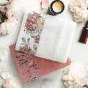 Ręcznik ELSA/02 50x90 cm kremowy Przyjemny w dotyku, gruby i chłonny ręcznik z oryginalnym kwiatowym zdobieniem doskonale sprawd