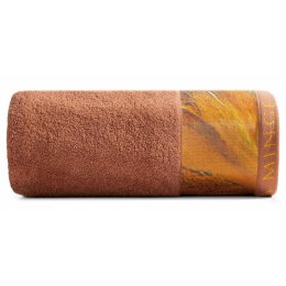 Ręcznik STELLA 50x90 cm cegła EVA MINGE Ekskluzywny, gruby ręcznik wykonany z chłonnej i miękkiej bawełny.