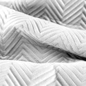 Biała narzuta SOFIA 200x220 cm Elegancka narzuta na łóżko z miękkiego welwetu pikowanego w dużą, gęstą jodełkę, biała.
