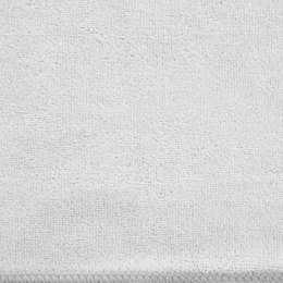 Szybkoschnący ręcznik AMY 30x30 biały Szybkoschnący i chłonny ręcznik sportowy wykonany z przyjemnej w dotyku mikrofibry