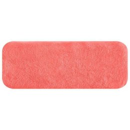 Szybkoschnący ręcznik AMY 70x140 koral Szybkoschnący i chłonny ręcznik sportowy wykonany z przyjemnej w dotyku mikrofibry