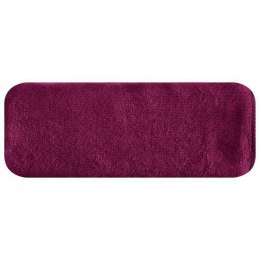 Szybkoschnący ręcznik AMY 30x30 amarant Szybkoschnący i chłonny ręcznik sportowy wykonany z przyjemnej w dotyku mikrofibry