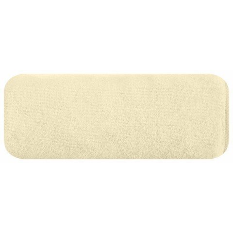Szybkoschnący ręcznik AMY 70x140 kremowy Szybkoschnący i chłonny ręcznik sportowy wykonany z przyjemnej w dotyku mikrofibry