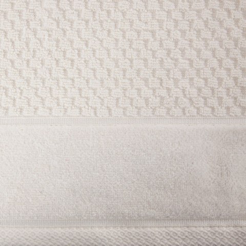 Mięsisty ręcznik FRIDA 70x140 kremowy Miękki, jednolity kolorystycznie ręcznik bawełniany o dużej gramaturze