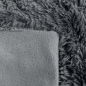 Koc TIFANY futerkowy srebrny 150x200 cm Srebrny, miękki i przyjemny w dotyku koc o strukturze futra, rozmiar 150 cm x 200 cm