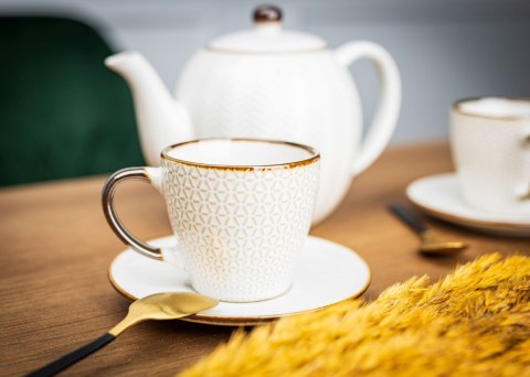 Filiżanka ceramiczna Queen 210 ml wzór 1 Elegancka filiżanka ze spodkiem wykonana z ceramiki z wytłaczanym wzorem i dekoracyjną 