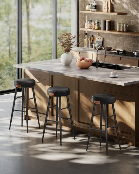 Zestaw 2 wysokich czarnych hokerów LOFT Zestaw dwóch wysokich stabilnych hokerów wykonanych ze stali i pianki o wysokiej sprężys