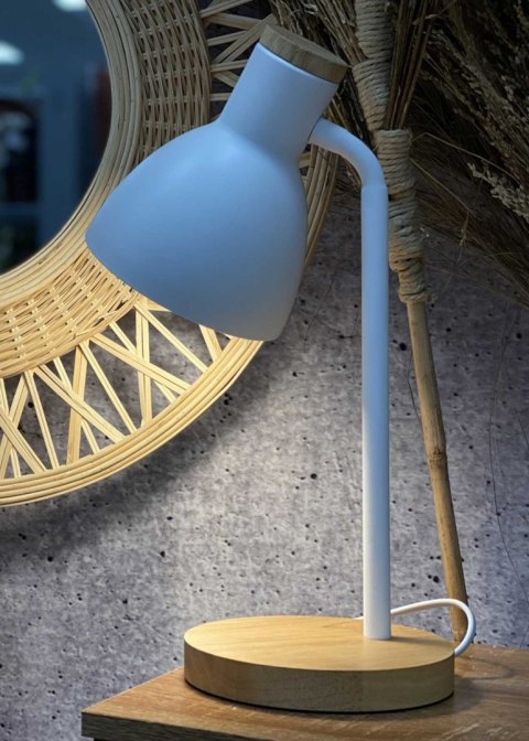Lampa stołowa na drewnianej podstawie
