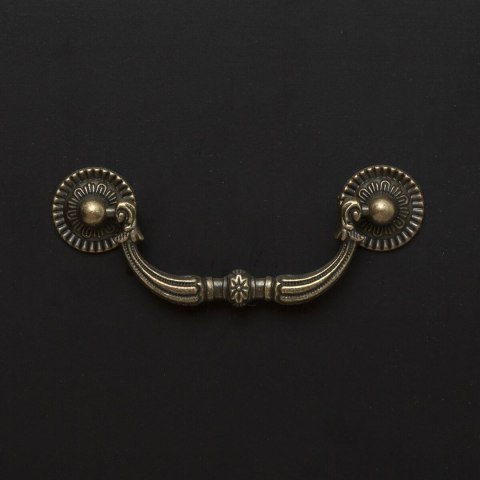 Klasyczna czarna komoda z 5 szufladami