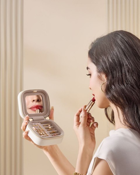 Podróżna mała szkatułka na biżuterię biała