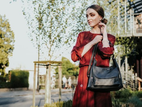 Czarna, damska torebka skórzana na ramię VOOC EP20