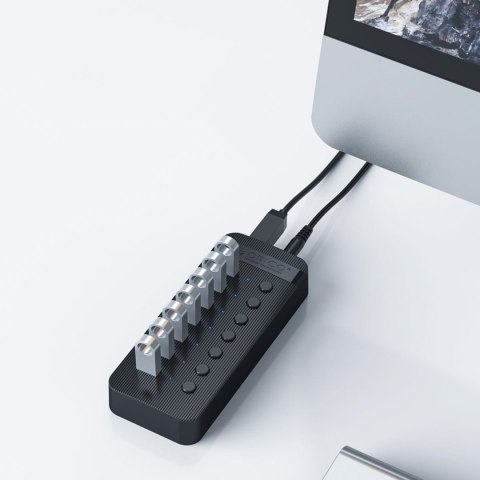 Hub CT2U3-13AB z włącznikami 13x USB-A - czarny