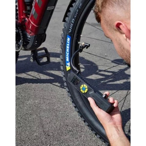 POMPKA KOMPRESOR TURYSTYCZNY NA AKUMULATOR MICHELIN