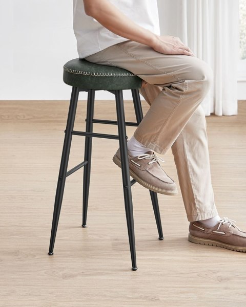 Zestaw 2 wysokich hokerów leśna zieleń Zestaw dwóch wysokich stabilnych hokerów wykonanych ze stali i pianki o wysokiej sprężys