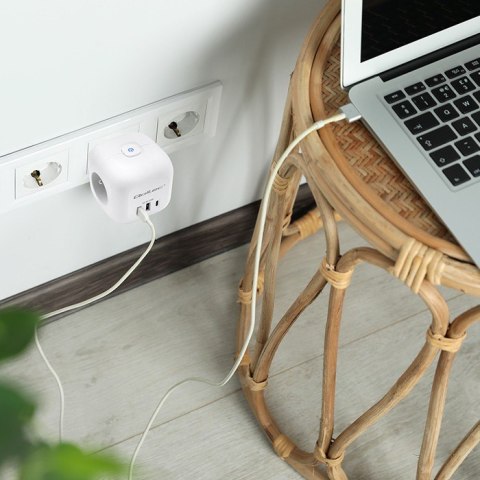 Kostka zasilająca przedłużacz 6w1 z podświetlanym włącznikiem | 3x AC | 2x USB | 1x USB-C PD 20W | biała