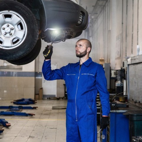 Chwytak magnetyczny warsztatowy z latarką LED 57 cm