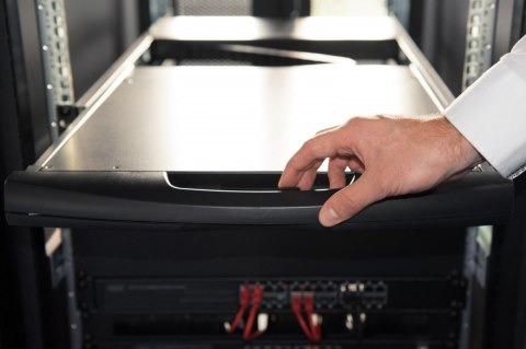 Konsola 17 LCD z touchpad KVM 8 portów 1U komplet kabli (8xDS-19231) klawiatura US