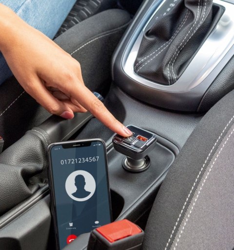 Transmter FM z bluetooth z ładowarką 18W