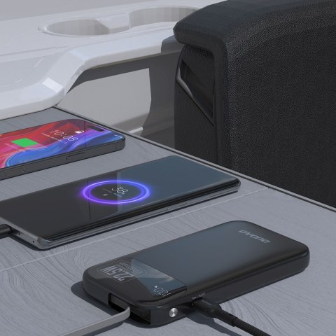 Powerbank K31 10000 mAh 22.5W PD z wbudowanym kablem - czarny