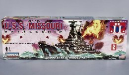 Model plastikowy Lindberg - Okręt wojenny USS Missouri