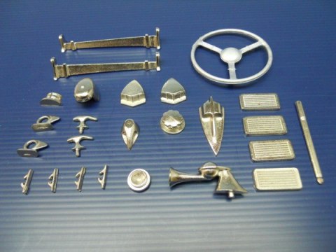 Zestaw metalowych elementów DUMAS do modelu DUMAS #1234 Chris-Craft 1940 Barrel Back Kit - #1234F