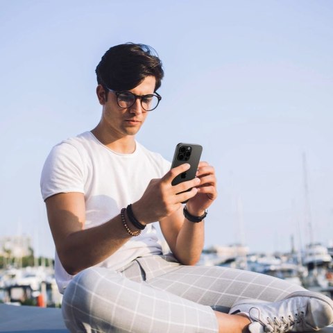 Osłona aparatu Spigen Glas.tR EZ Fit Optik Camera Protector na iPhone 14 Pro / Pro Max / 15 Pro / Pro Max / 16 Pro / Pro Max / 1