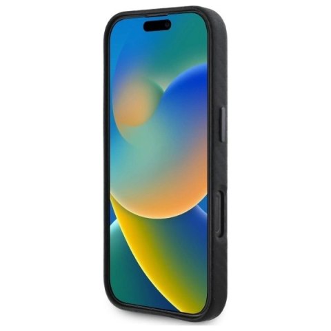 Etui BMW Carbon Wrapped Metal na iPhone 16 - czarne