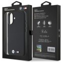 Etui BMW Carbon Wrapped Metal na iPhone 16 - czarne