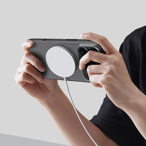 Etui Nillkin Super Frosted Shield Pro kompatybilne z MagSafe na iPhone 17 Pro - przezroczyste czarne