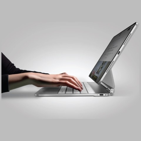 Etui UNIQ Venno Pro Magnetic Smart z klawiaturą na iPad Pro 11" (2024/2025) - białe